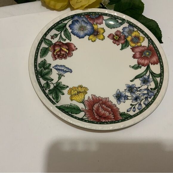 Nikko Tableware Salad/Dessert Plates 7" Floral Burgundy Blue Yellow Green G 7 - Picture 1 of 6